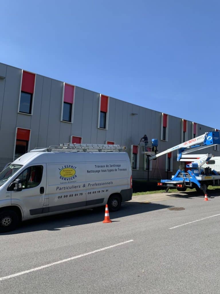 Nettoyage facade 1 - Nettoyage toitures façades et pergolas - Landerneau Brest